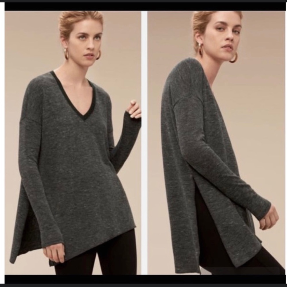 Aritzia Wilfred Sherbrooke V Neck Sweater, Size XS, Black